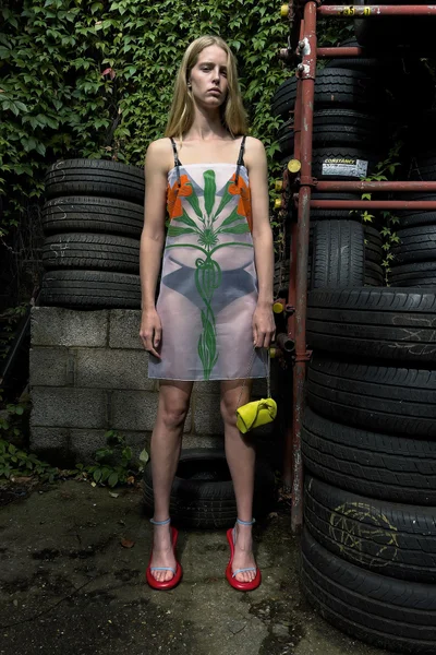 Look 25